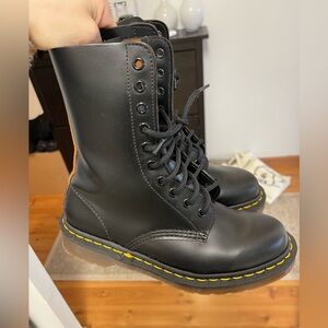 RARE Doc Marten 1490  Made in England Black - Women’s Size 7 US- 10 Eyelet